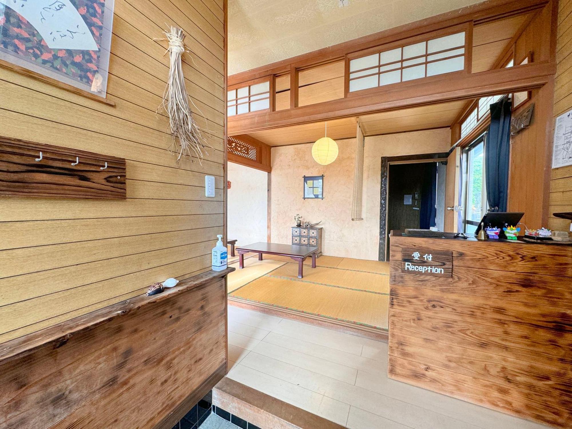 Guesthouse Asibina Ishigaki  Extérieur photo